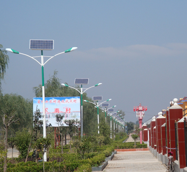 新農(nóng)村6米太陽(yáng)能路燈 